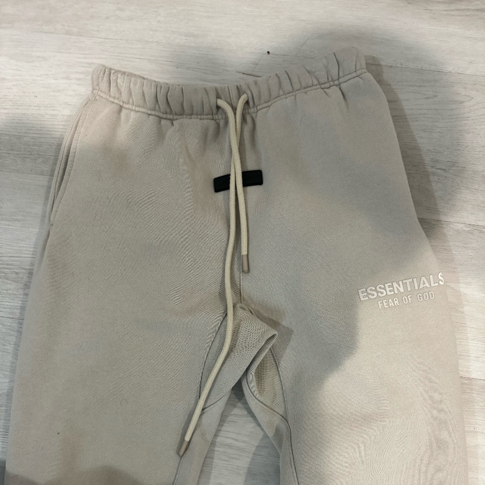 Brand: Essentials - Picture 2 of 5